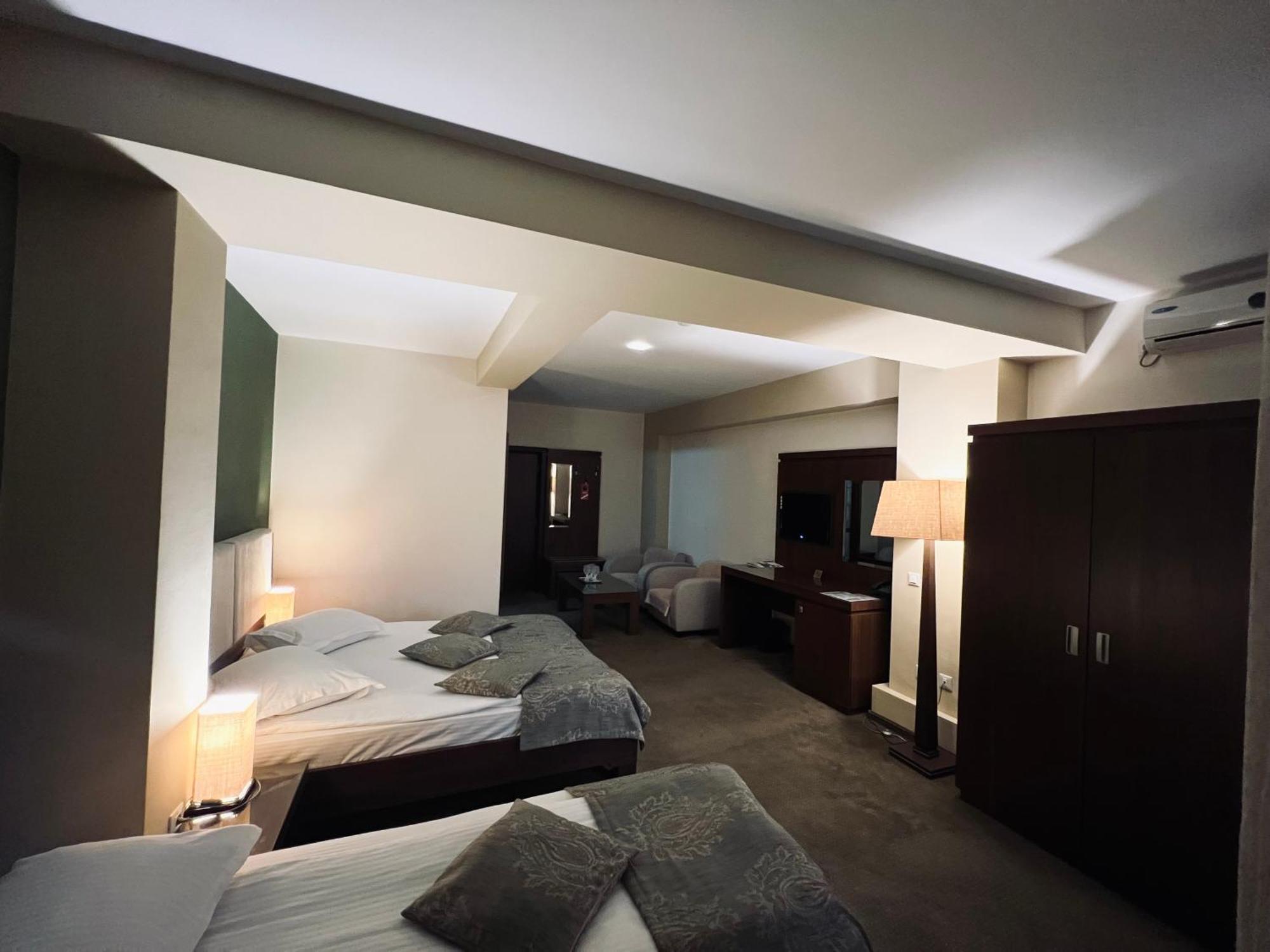 Hotel Royale Галац Екстер'єр фото
